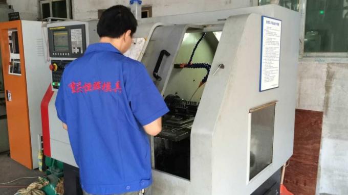 O carboneto personalizado do tamanho progressivo morre grupo, molde que do veículo o desenho profundo morre 0,01 milímetros de tolerância